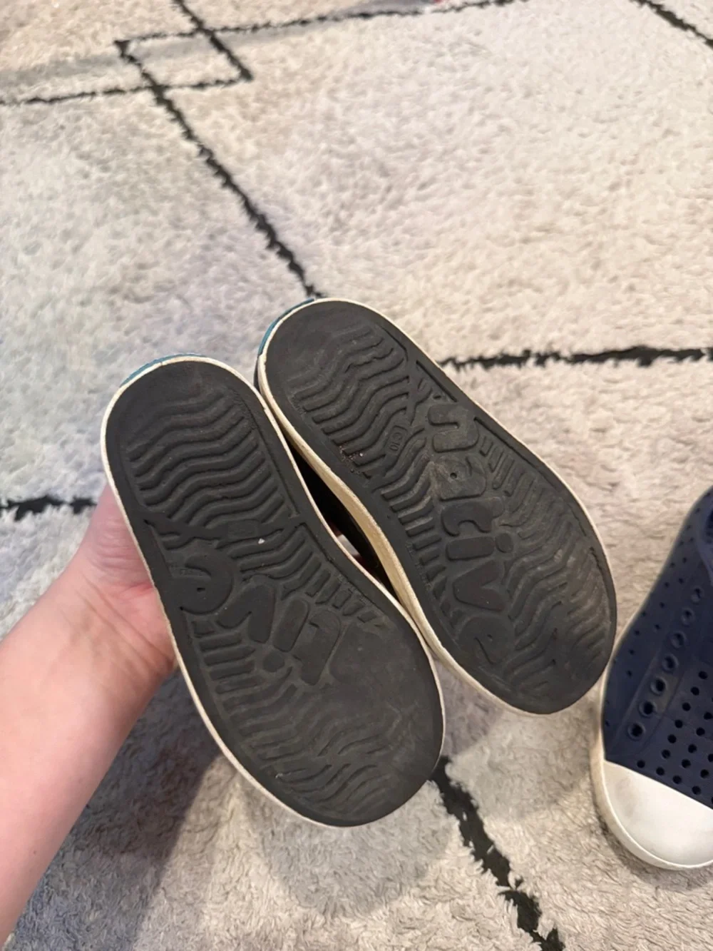 Native Jefferson Slip-On Sneakers in Black and Navy c10 - Picture 3 of 6